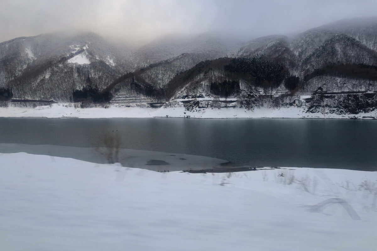 和賀仙人～ゆだ錦秋湖間で見える錦秋湖の風景