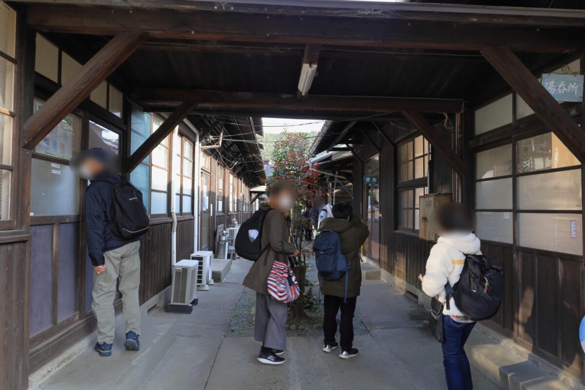 天竜二俣駅の運転区にある木造の長屋