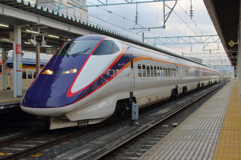 山形新幹線E3系電車