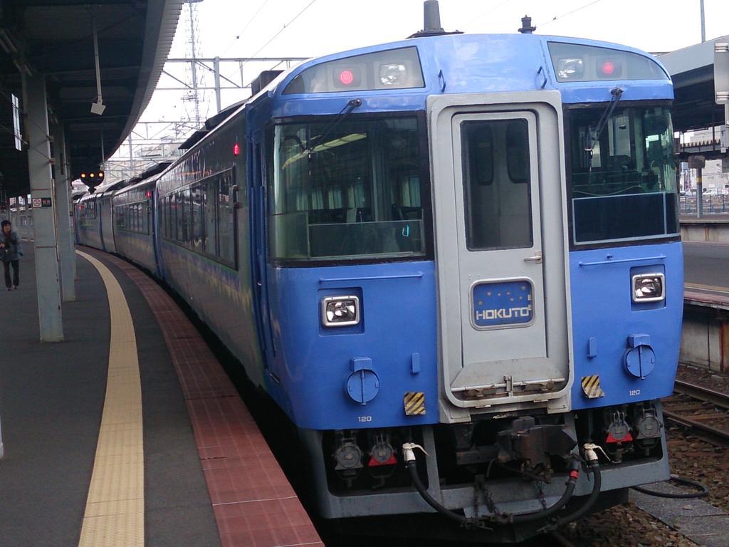 現在は函館本線から引退したキハ183系「北斗」