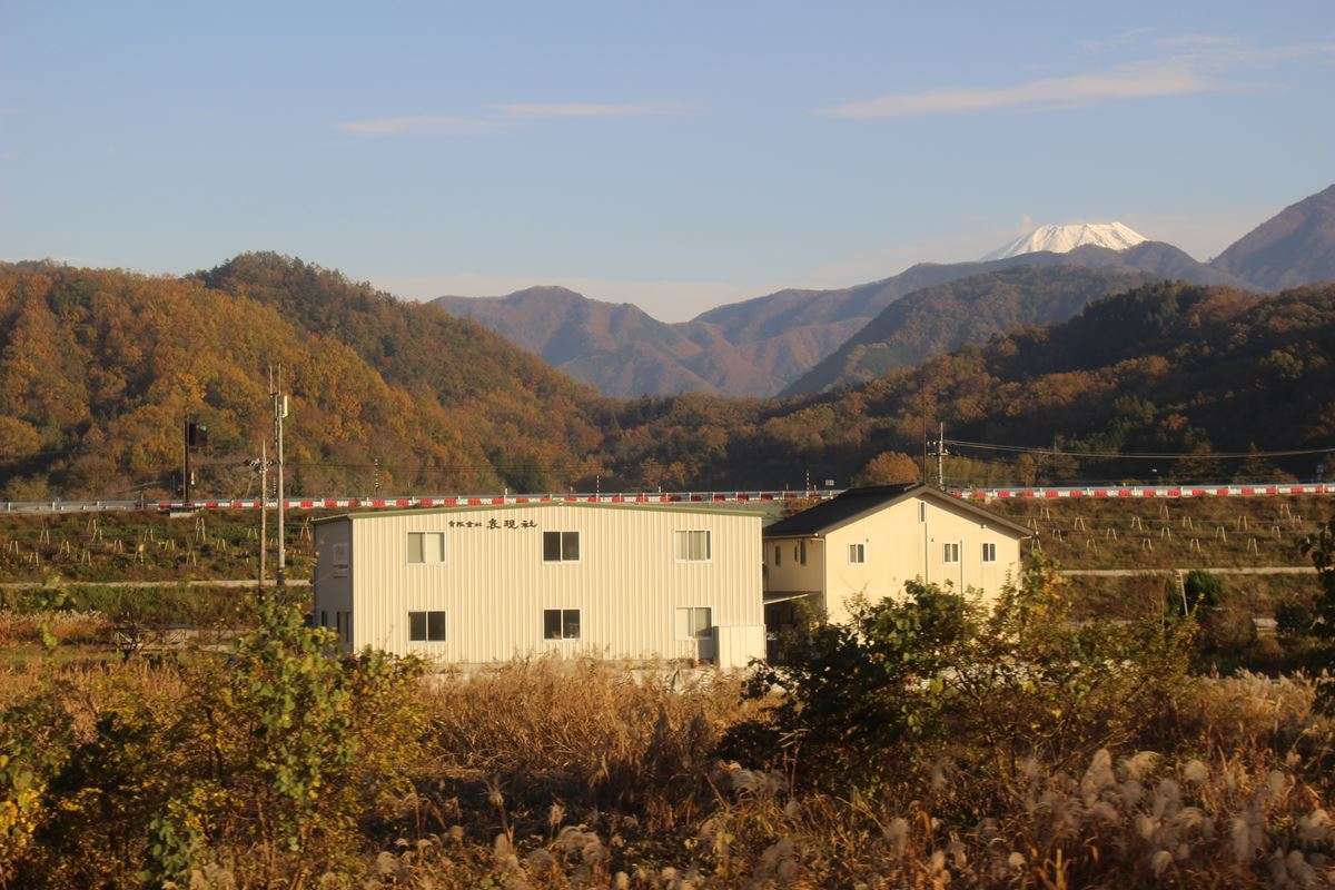 甲府盆地より先でもところどころで富士山が！