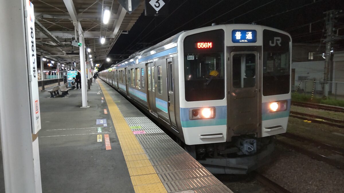 中央本線の普通列車を乗り継いで帰京