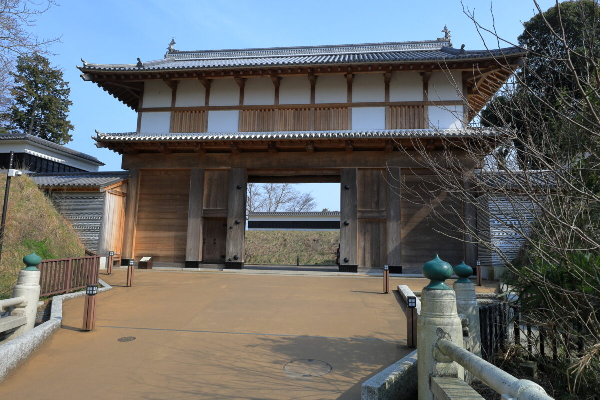 復元されたばかりの水戸城「大手門」