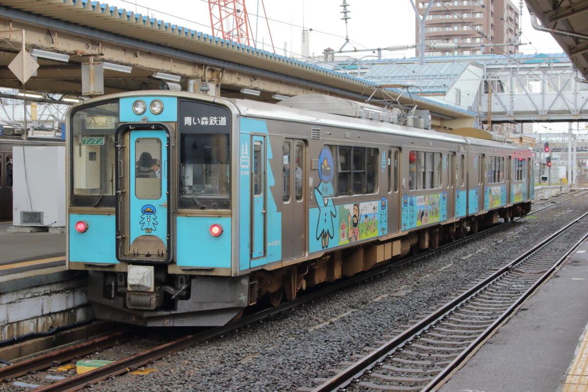 青い森鉄道の701系電車